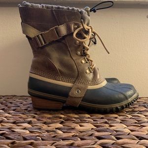 Sorel Carly Conquest Short Winter Boots